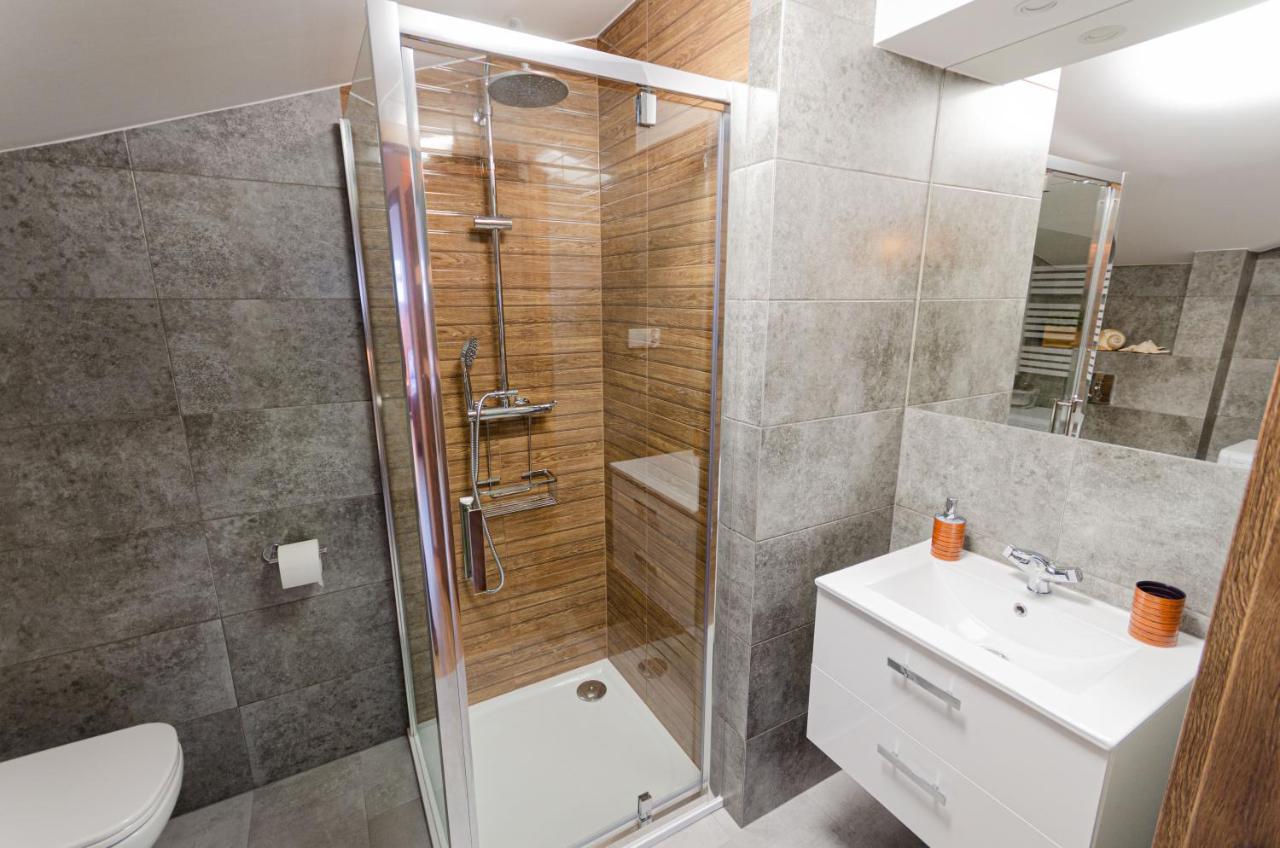 Bronowicka Premium Apartment - 52M2 With Private Parking Cracovia Exterior foto